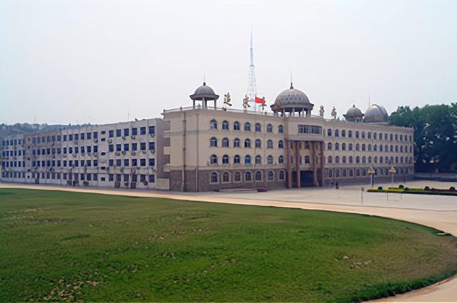 浚县第一高级中学始创于1950年,位于河南省鹤壁市浚县卫溪街道八一路.