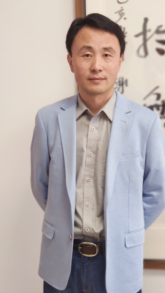 见证履职张学东自觉做好领读人