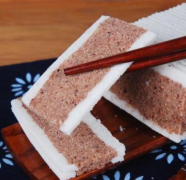 八珍糕,顾名思义就是八种食材制成的糕点.