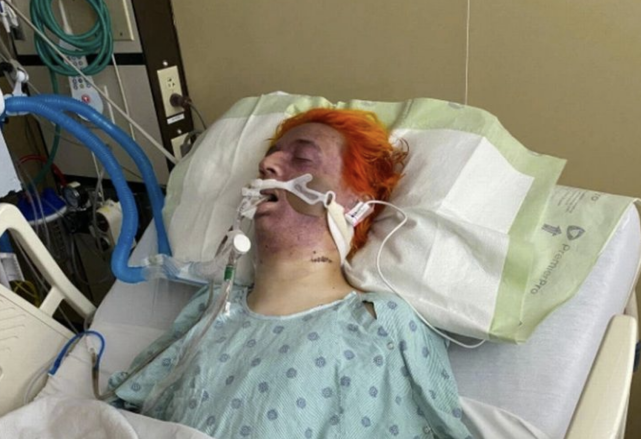 美国18岁少年用软件约会同性恋人见面后被对方险些勒死在浴缸