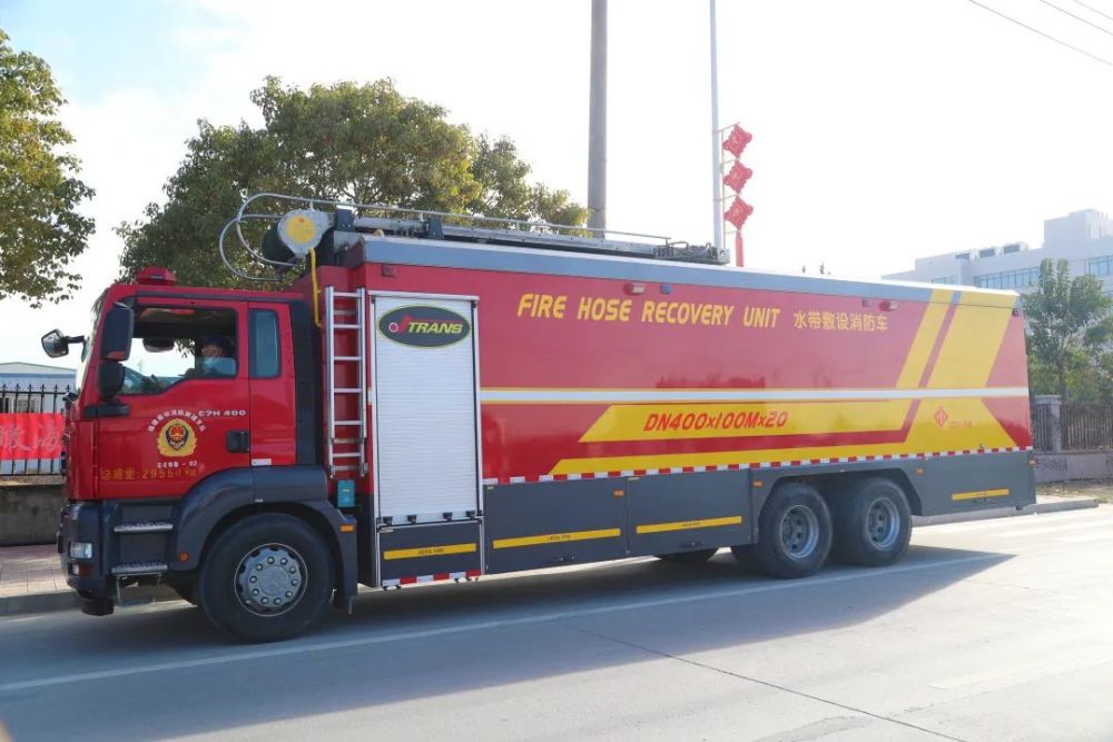 水帶敷設消防車泵浦消防車,是相對性簡易的消防車,多用於市區內救火