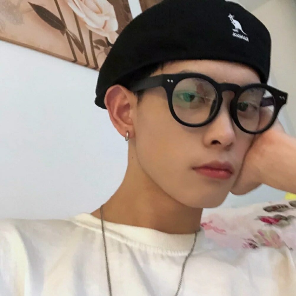 男生头像:总会有个人陪你过未来每一个冬天