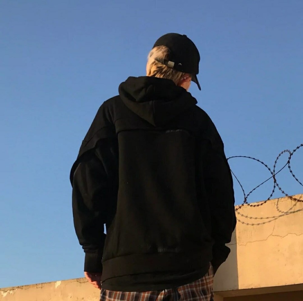 男生头像总会有个人陪你过未来每一个冬天