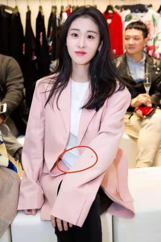 张碧晨火速生产变化不大,产后首次亮相旧照被扒,细节说明一切