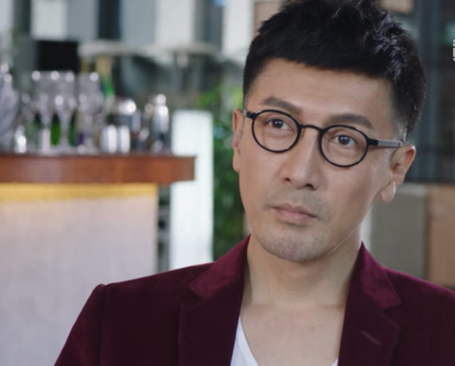 首先张鲁一饰演的男主连胜,演得就很贴合人物,自带主角光环的那种.