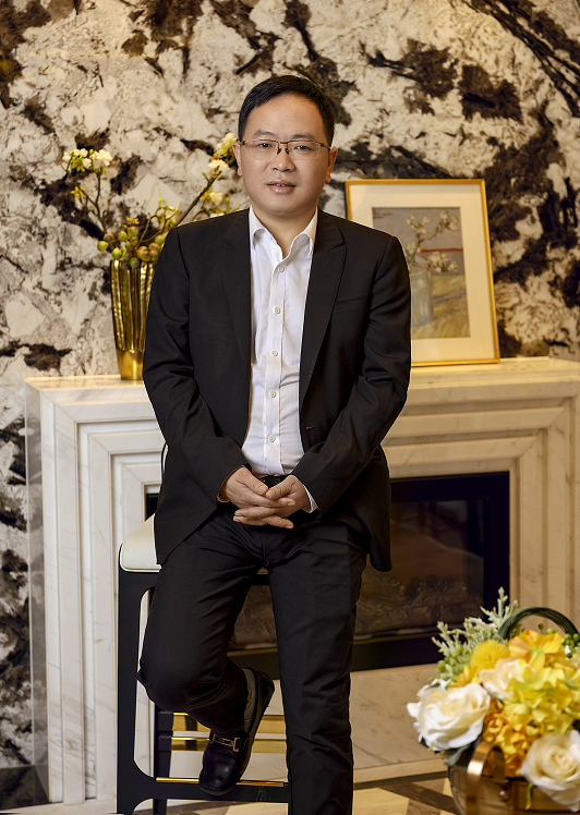 夏海平跃过千山的时代追梦人