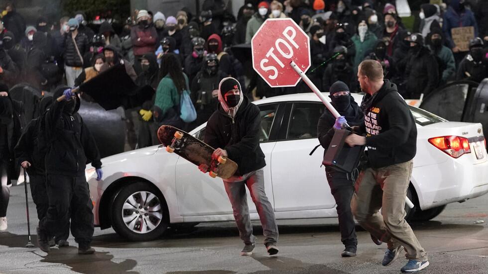 美華盛頓州發生警車衝撞平民事件,當地爆發暴力抗議