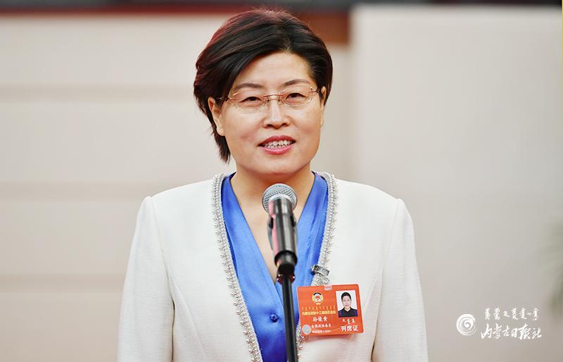 马建荃 摄"下一步如何谋划我区的科技创新工作?