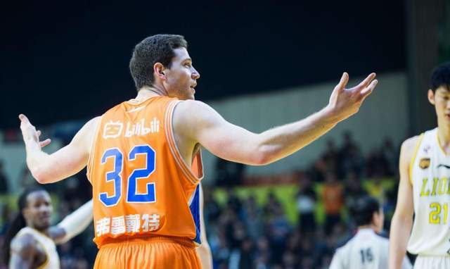 弗雷戴特的手上海男篮的命寂寞不该如此寂寞