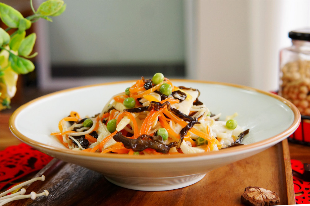 年夜饭年年少不了的炒素什锦老辈人讲究寓意前程似锦