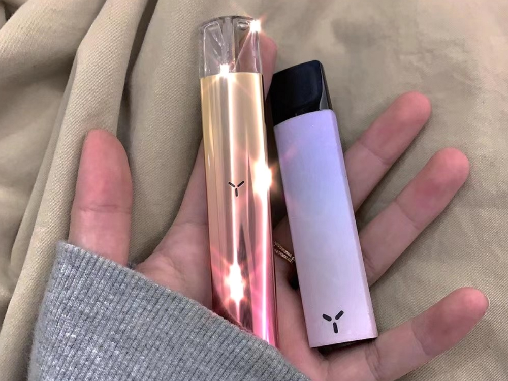 同时做电子烟为何70后罗永浩在还债80后汪莹成了女首富