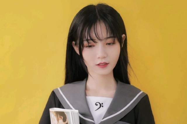 和平精英国际赛日本队大举进攻女选手呆萌一火三烧拯救中国队