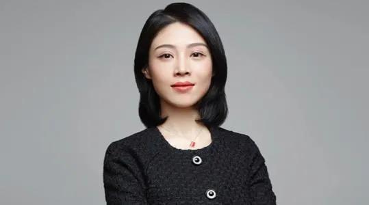 靠卖电子烟！雾芯科技女创始人身家真有1600亿？(图1)