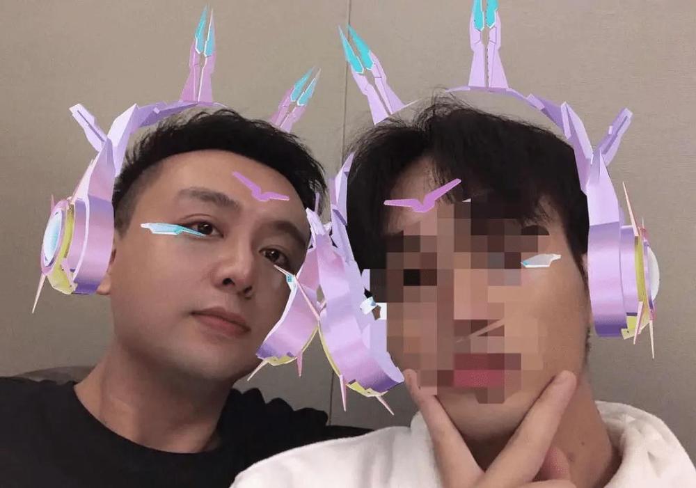黄奕相亲对象被起底一个是前央视最帅男主播还有一个是gay