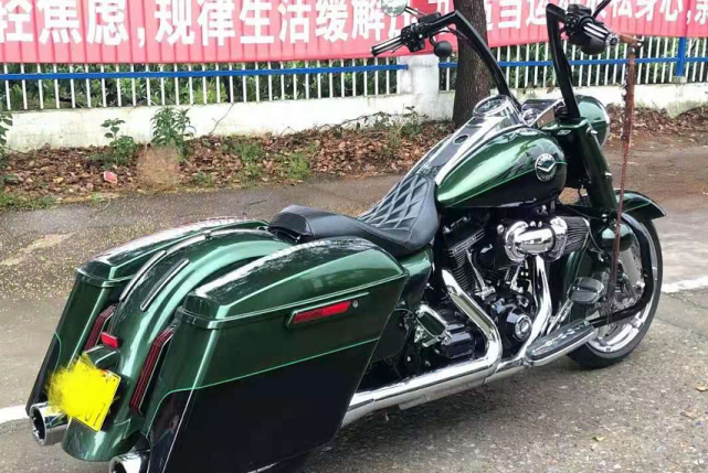 骑30多万元的哈雷路王cov去相亲会有什么样的体验福建小伙晒出了爱车