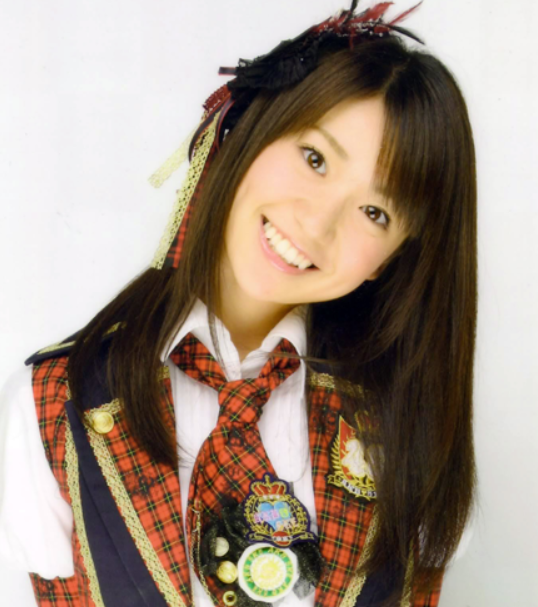 因为akb48神七如今都是三十多岁,所以可以知道这位建筑家已有七十多岁