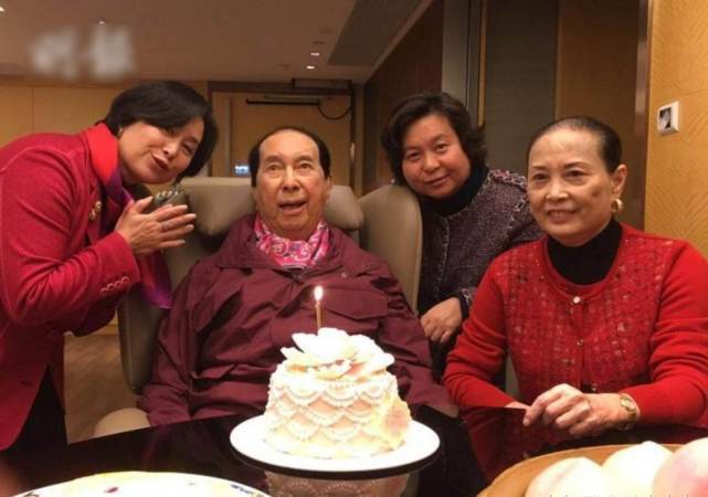 拥有多国血统的千亿富豪,却只认自己是中国人,一生只给中国捐款