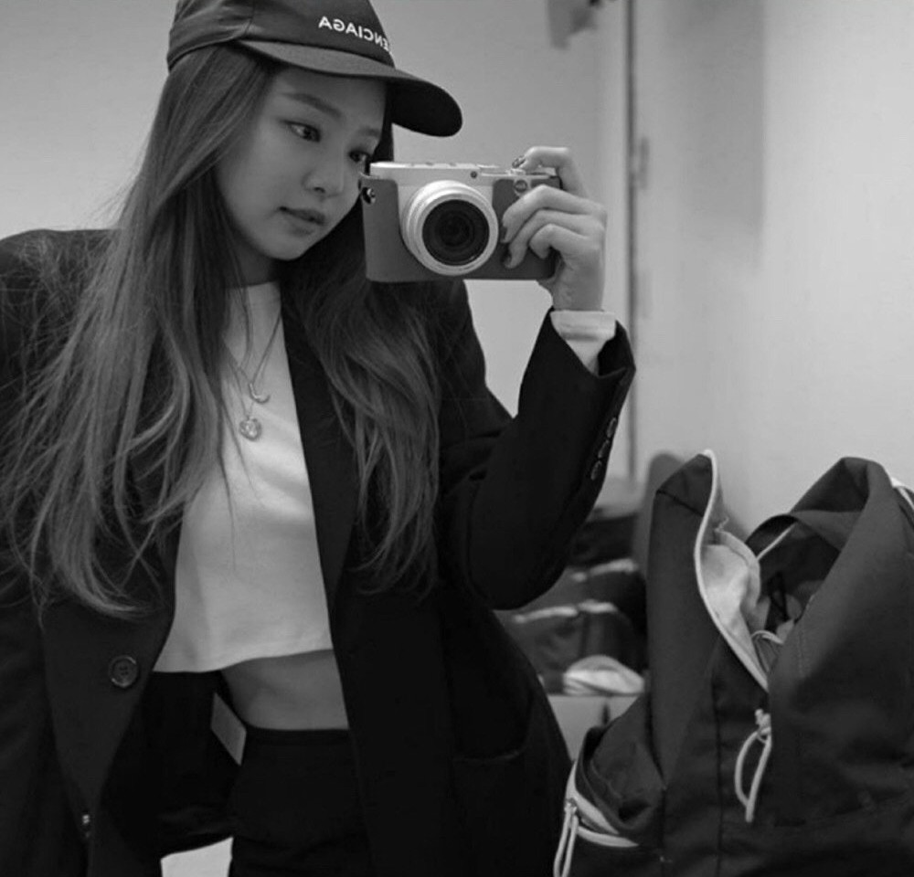 jennie镜面自拍合集来了百般风情男女通杀太有氛围感了