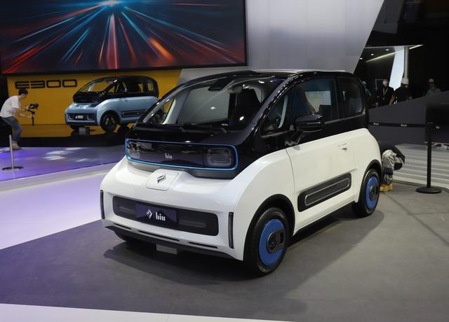 五菱再进一步微型电动车新宝骏e300能否超越前任高度