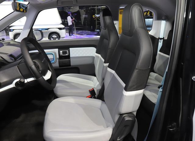 五菱再进一步微型电动车新宝骏e300能否超越前任高度