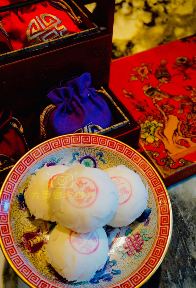 富华斋饽饽铺一直遵循王希富老先生的宫廷御膳工艺,坚持用传统的手工