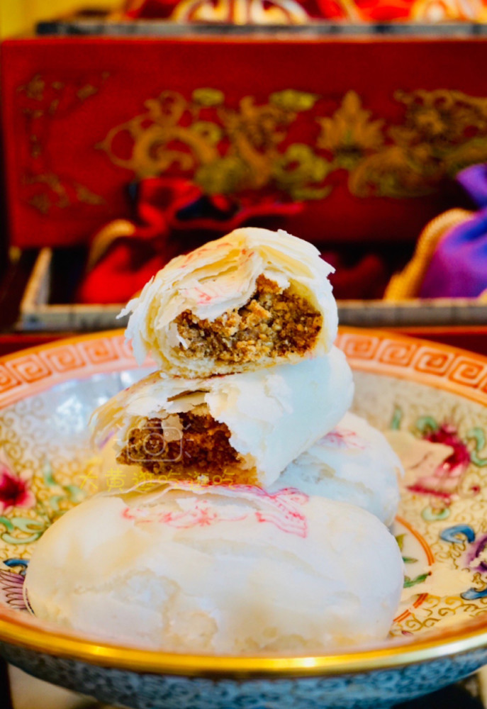 富华斋饽饽铺一直遵循王希富老先生的宫廷御膳工艺,坚持用传统的手工