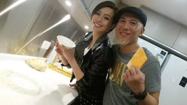 斩断与梁荣忠情丝之后,2011年朱慧敏再一次坠入情网,对方是eo2成员