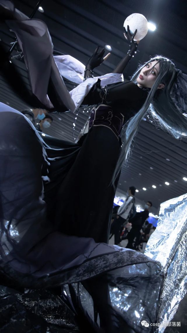 cos:食之契约乌云托月cos正片@如月灰