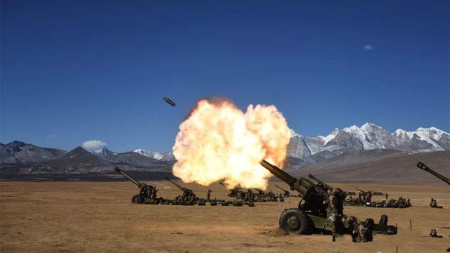 图为巴军炮兵阵地