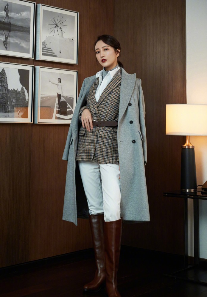 被王鸥衣品圈粉了秋冬穿搭精致洋气白色外套这样穿真美