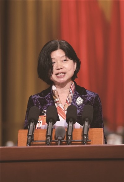 两会法声省政协委员饶育蕾完善我省城市低收入群体困境救助机制