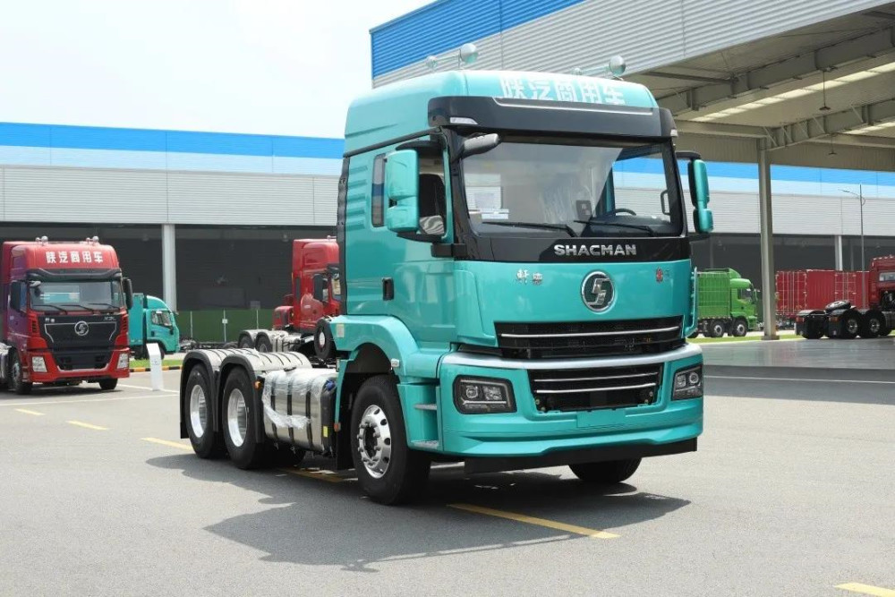 e族就带大家一款可以深度定制化的牵引车——陕汽轩德·翼3 牵引车