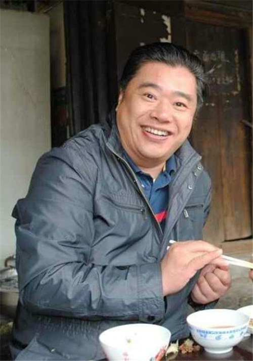 浙江皮革大王王敏:父亲将他送精神病院,