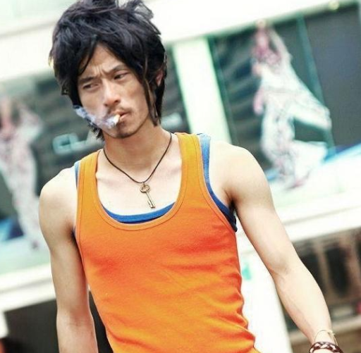 还记得邋遢的犀利哥被大神用黑科技p上西装不当男主可惜了