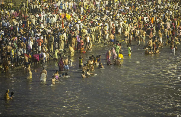 印度新冠恒河图片