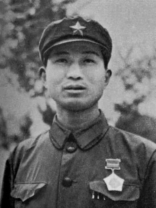 他是对越反击战一等功臣独自鏖战7天7夜成名晚年犯错给进去了