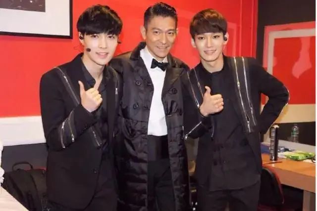 让赵文卓给刘德华颁奖结果满台的尴尬