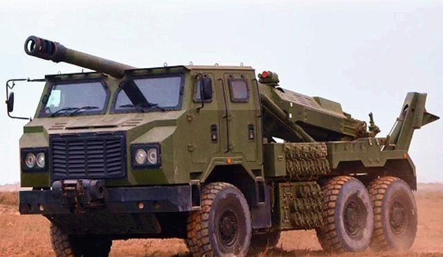 图为正在机动的sh15车载加榴炮