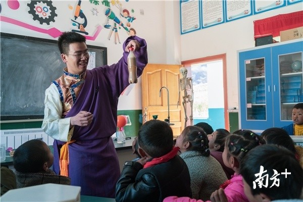 探索"援藏 ",惠州学院将科学教育送上高原
