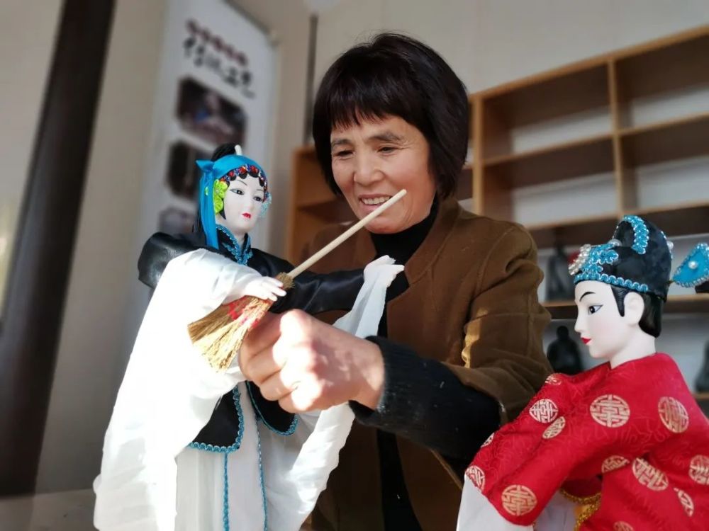85后小伙一个人做了一村人做的事 打造 青春版 许宅花灯 腾讯新闻