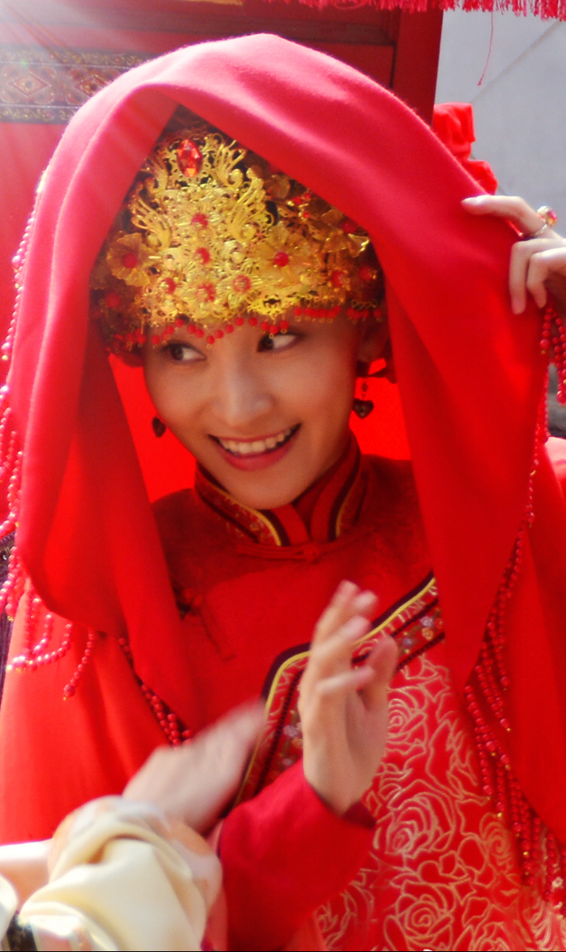 《跨过鸭绿江》中,赵波饰演"梁兴初",他的戏外人生怎样?