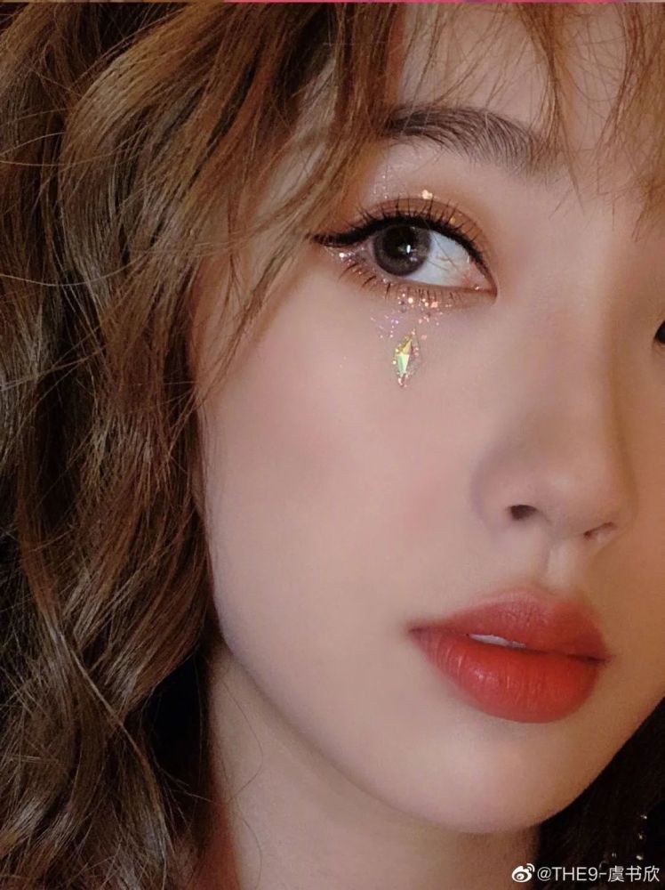 女团妆,果然还是得现役女爱豆亲自教学味儿才对!_腾讯新闻