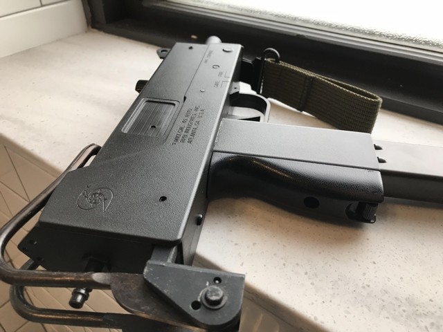 专为特种部队设计的武器,美国mac-10冲锋枪,火力猛却难掌控