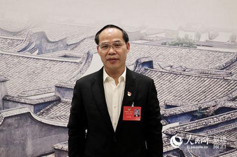 福建省政协委员王命瑞提高待遇留住人才推动脱贫摘帽地区全面振兴