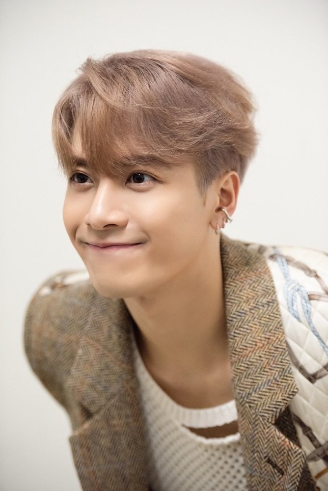 明星图片王嘉尔