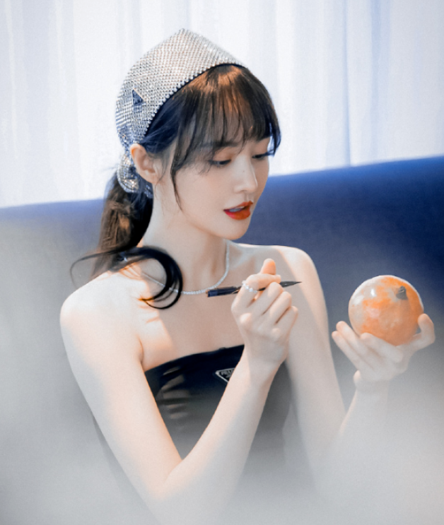 郑爽面临9.2亿天价赔偿,爽爸含泪揭"弃养"内幕,自作孽不可活_腾讯新闻