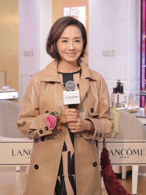 毛舜筠一点身材真是绝了,和61岁的年纪完全不挂钩啊!