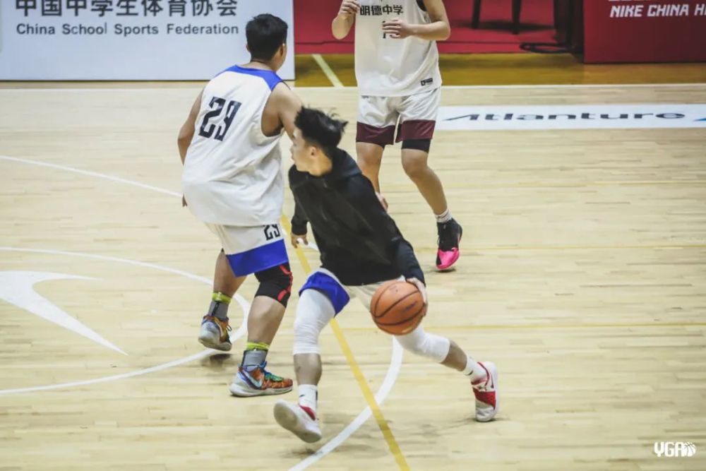 round 2 地质中学 vs 长沙明德 我们都很清楚 这条路上没有捷径 想