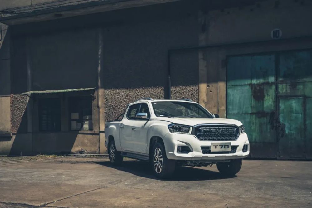 上汽大通t70柴油版上市998万起扭矩400nm