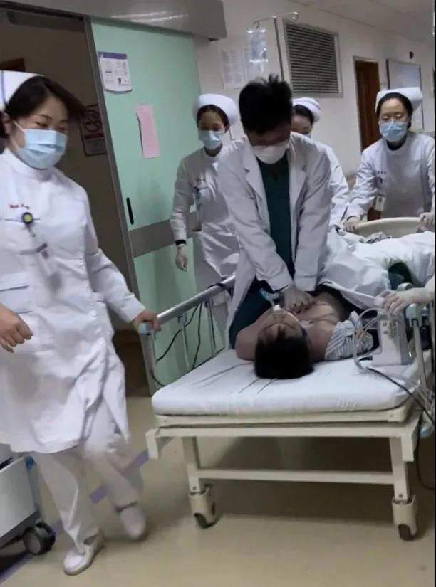 饮料代水32岁男子心脏骤停抢救四天昏迷至今